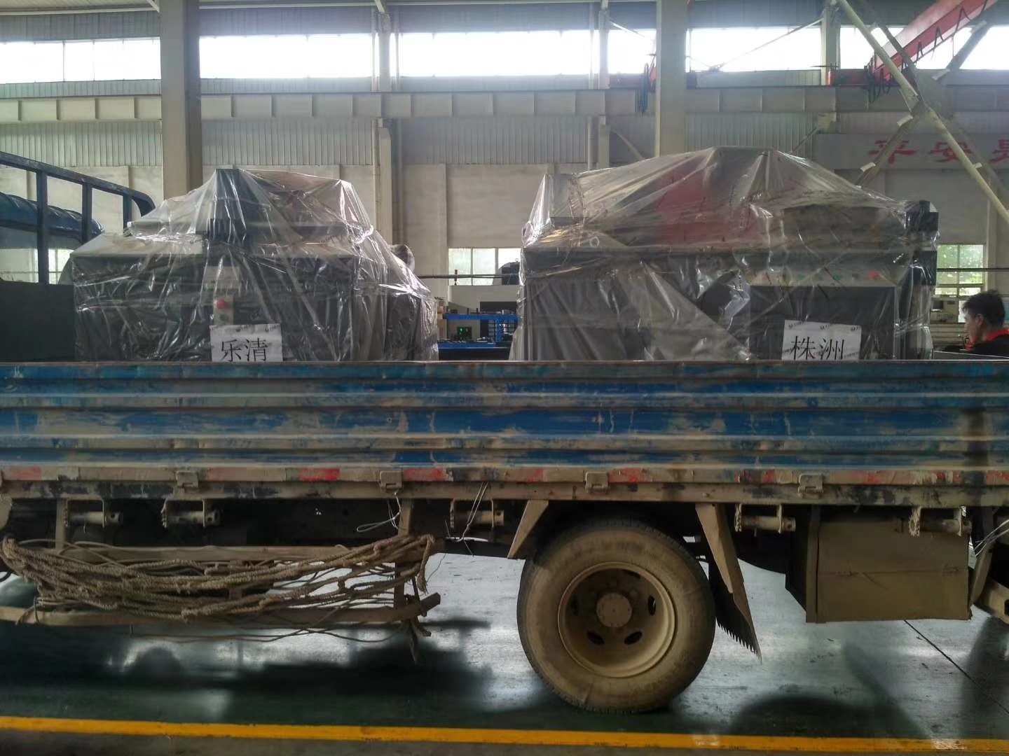 浙江温州乐清市客户订购的数控铜排加工机马上出发啦！