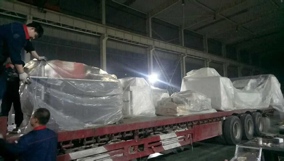 发往黑龙江伊春市的数控铜排加工机昨晚连夜出发了