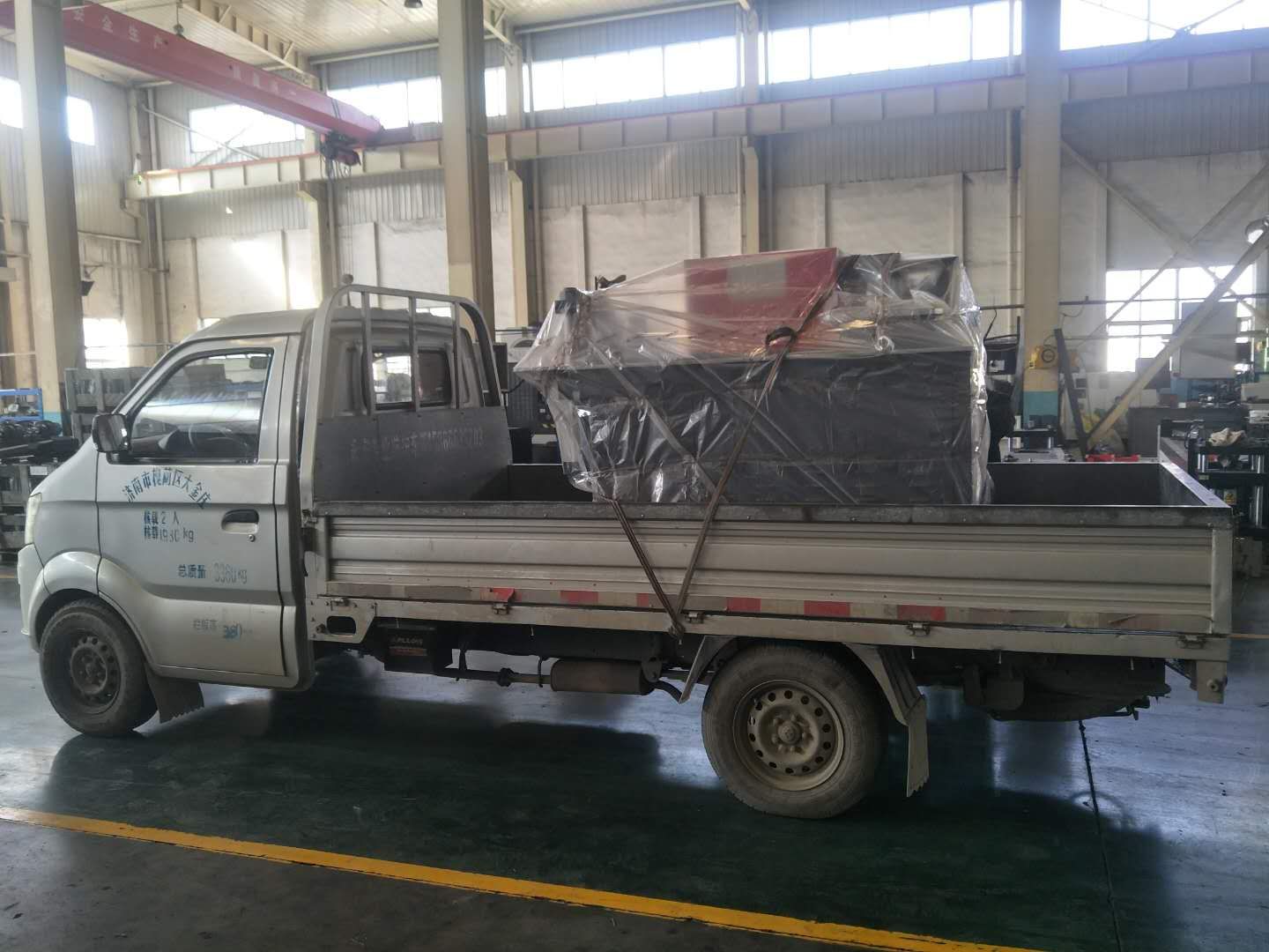 四川泸州客户订购503E系列的数控铜排加工机已装车发货