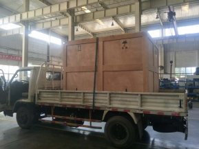 出口柬埔寨马德望市的数控铜排加工机已装车发往海关