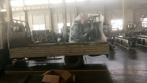 河南漯河市客户订购的数控铜排加工机已顺利装车出发