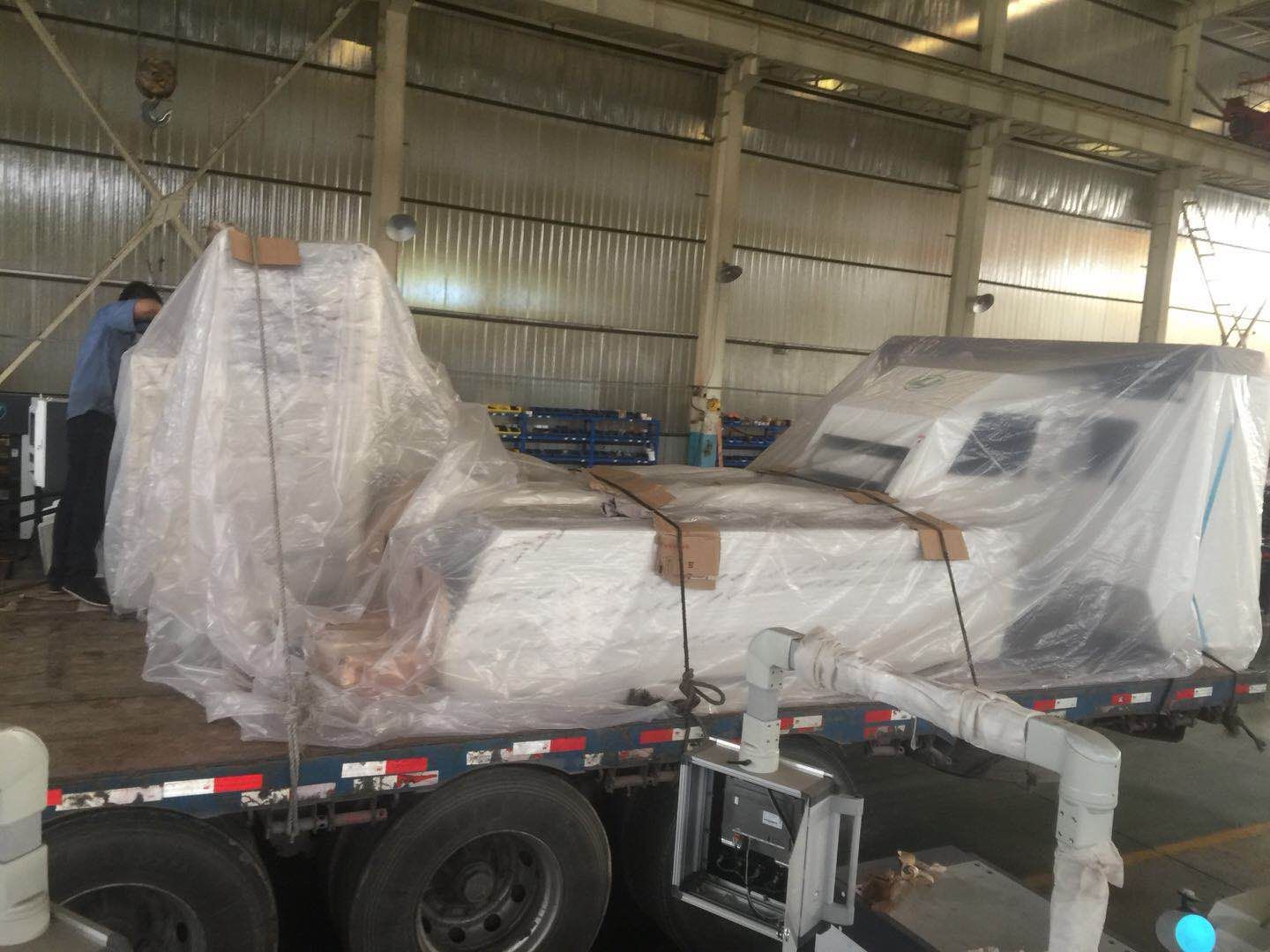 江苏泰州客户订购的数控母线冲剪机