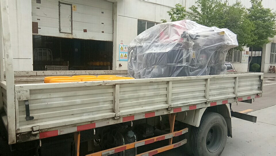 辽宁沈阳市客户订购的303E系列的数控铜排加工机