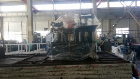 广东珠海客户订购的303e-3-s数控母线加工机已顺利装车出发