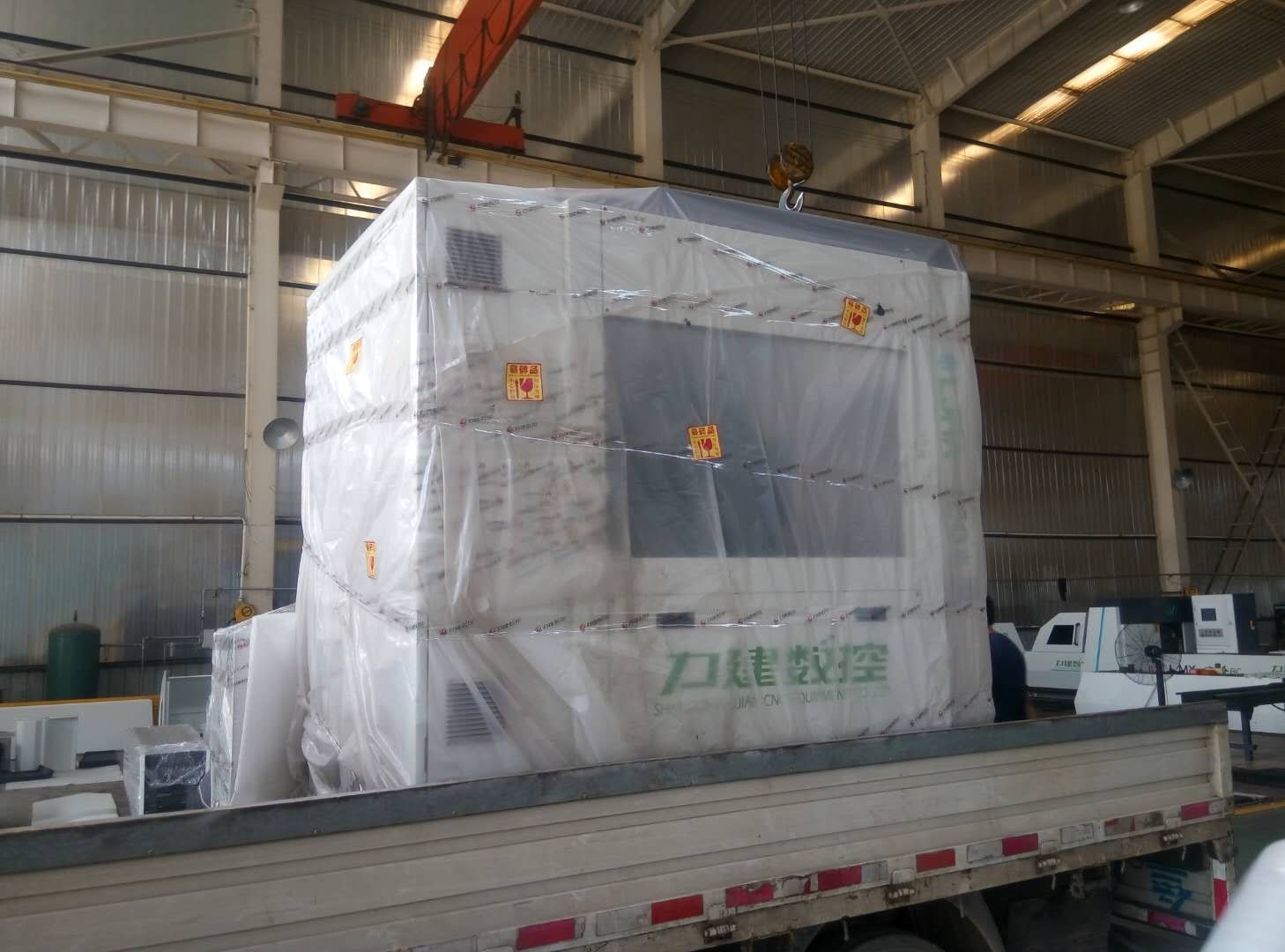 发往湖南怀化的数控母线铣角机已出发 发往湖南怀化的数控母线铣角机已出发