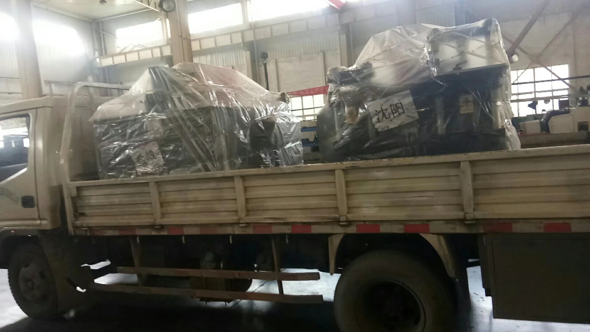 盐城和沈阳客户订购的503系列的数控铜排加工机已顺利出发 盐城和沈阳客户订购的503系列的数控铜排加工机已顺利出发